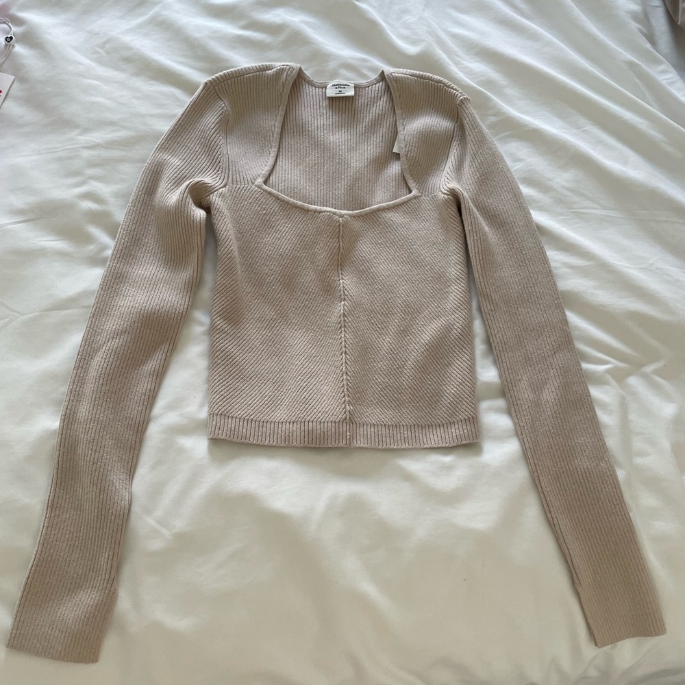 Abercrombie & Fitch slim fitting sexy beige sweater